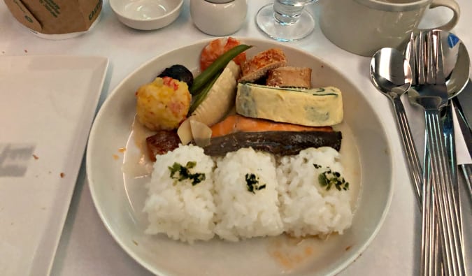 Breakfast onboard the Singapore Airlines' Dreamliner