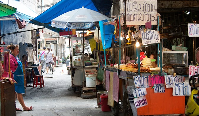 locals lounging around a market in Ari; photo by Johan Fantenberg (flickr:@jfantenb)