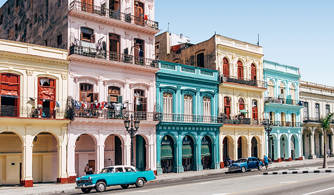 farverige bygninger i Havana centrum