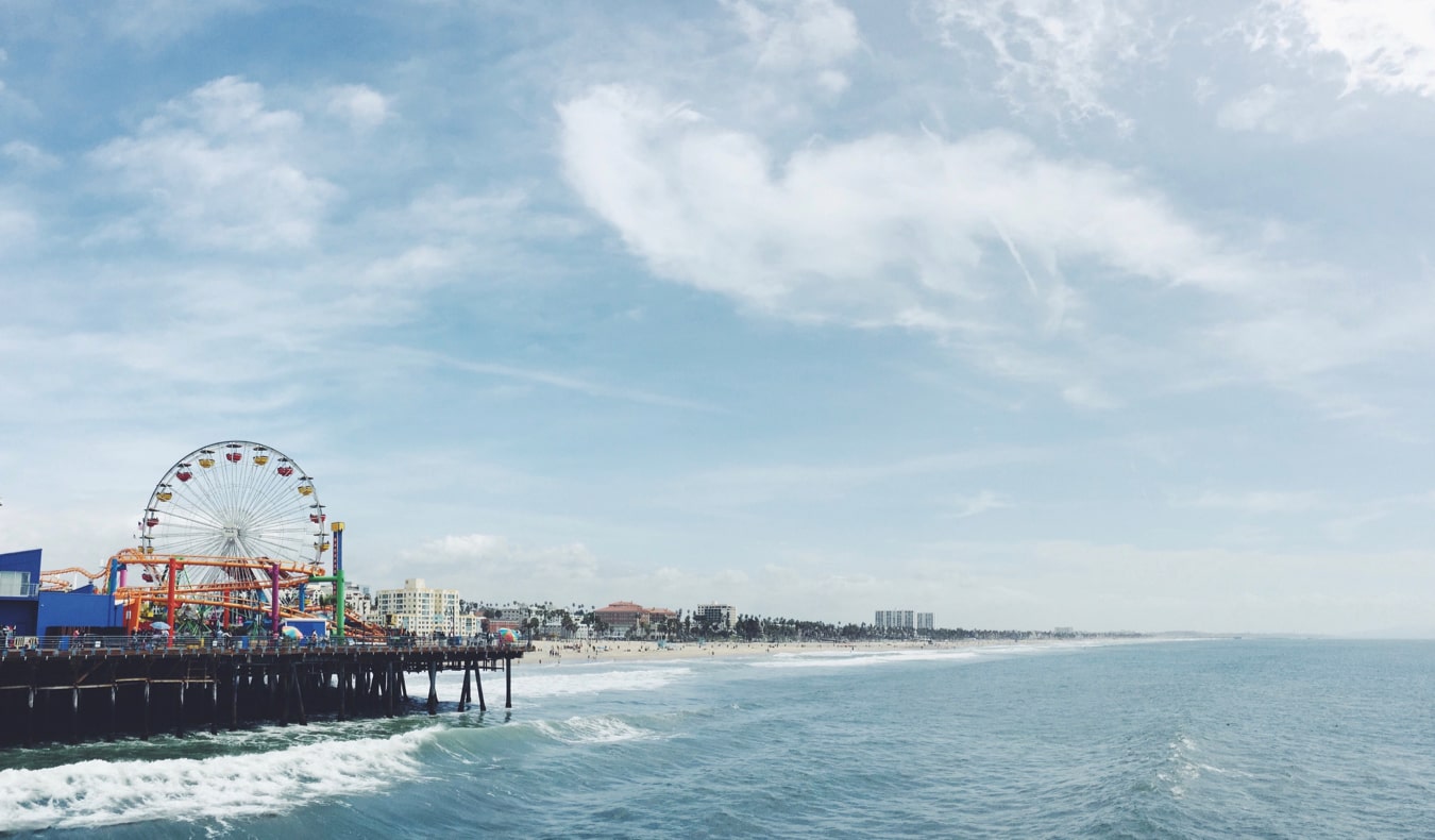 The picuresque Santa Monica beach and ferris wheel