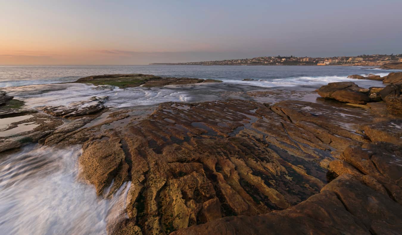 The rugged cliffs and coastline of Sydney, Australia