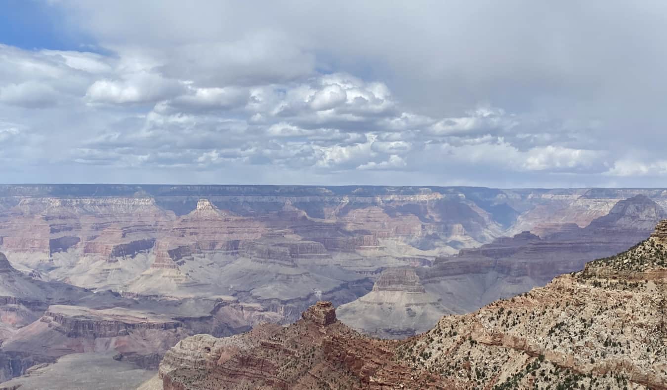 The stunning red rocks and cliffs of the Grand Canyon, USA