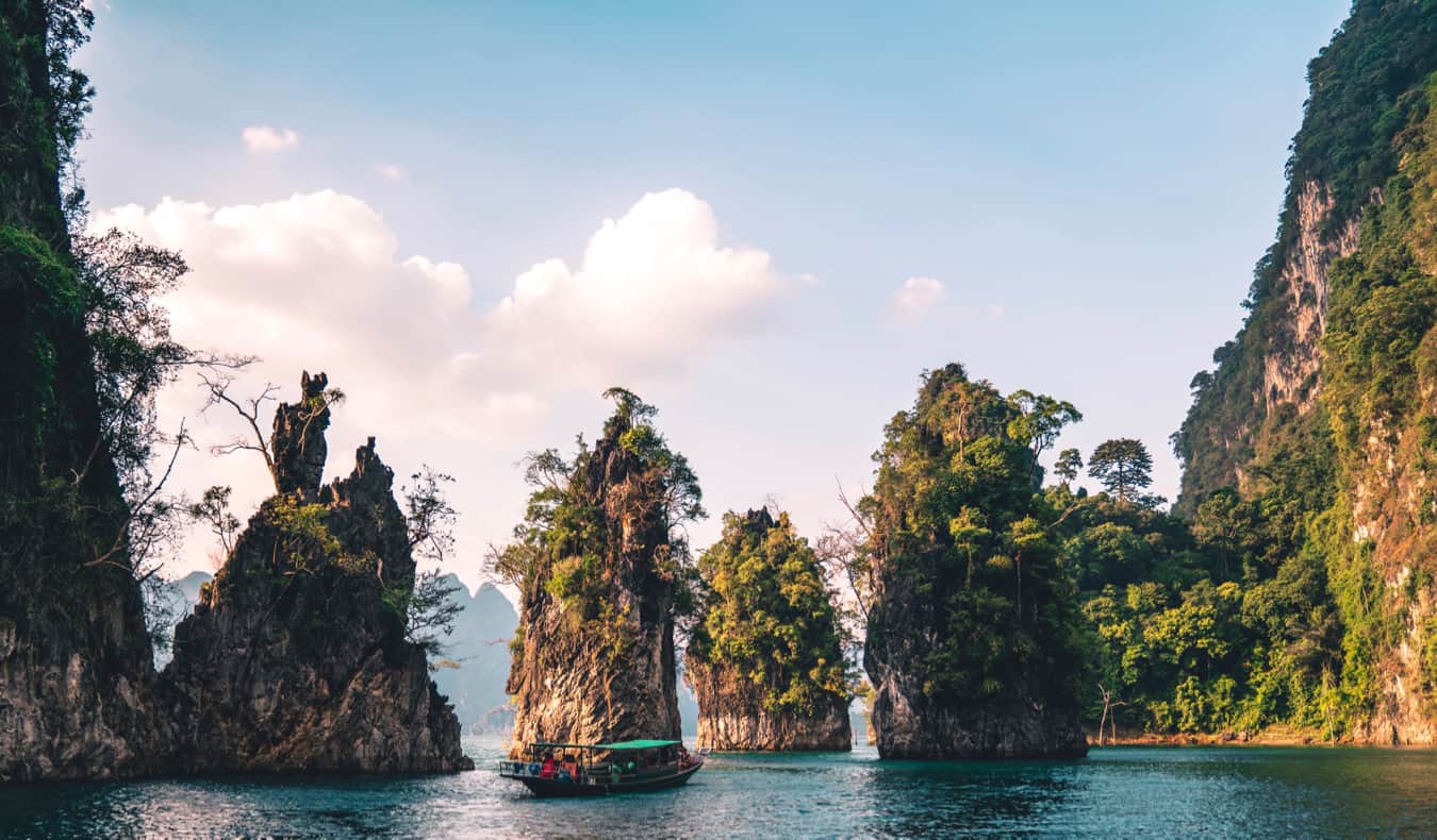 水秋天在Khao Sok公园，泰国