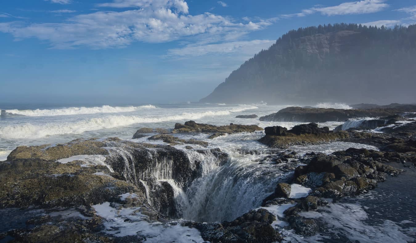 Thor's Well on the coast of Oregon, USA