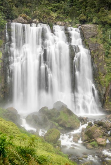 Marokopa Falls in New Zealand