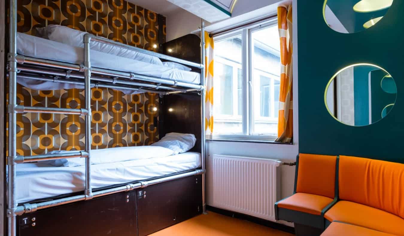Tempat tidur double standar di akomodasi hostel di Hostel Downtown Copenhagen