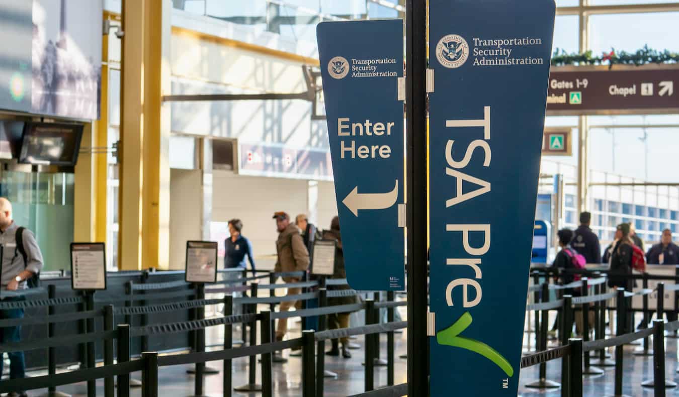 Panneau TSA Pre-Check dans un aéroport américain