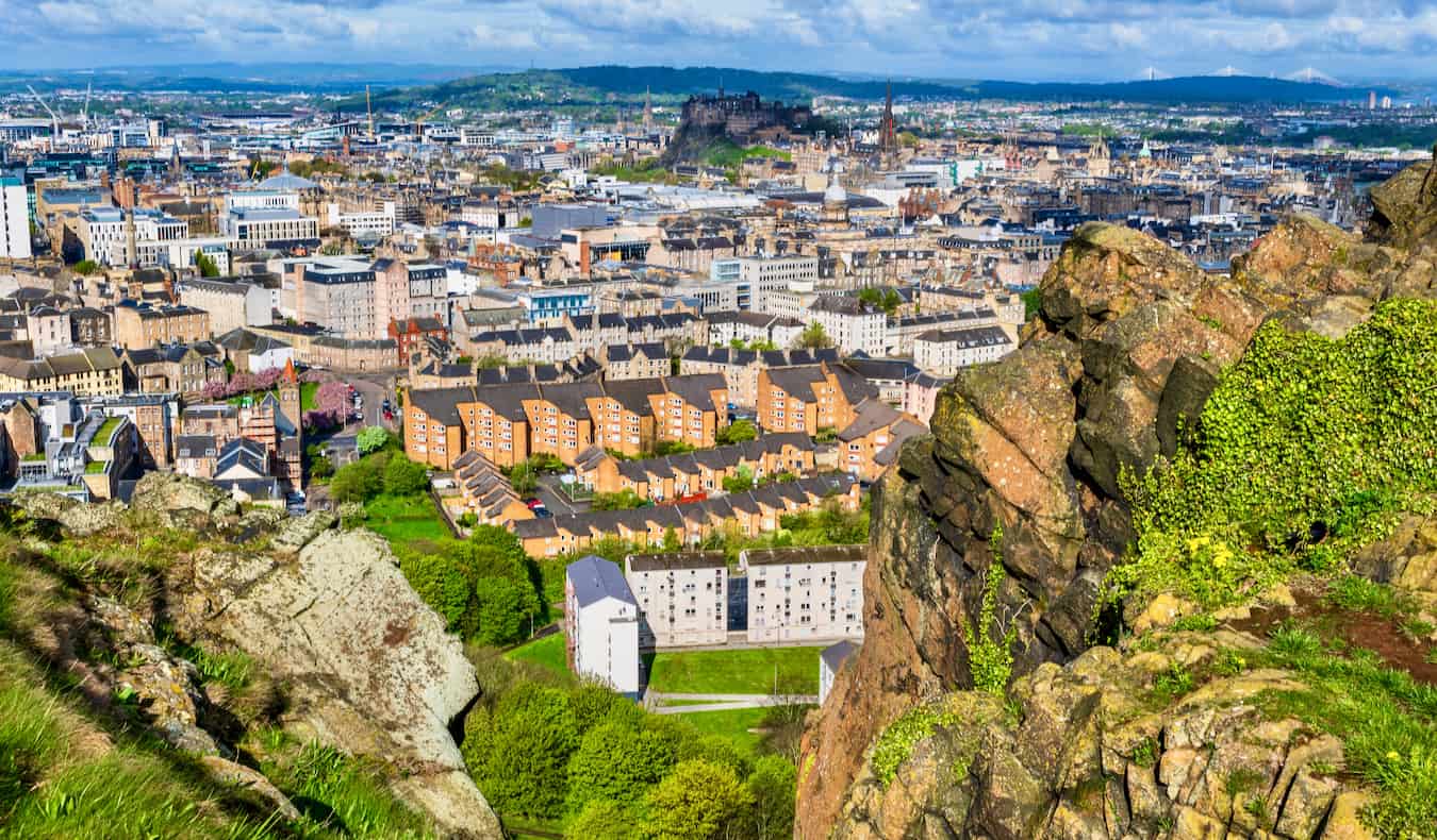 The breathtaking view over the Old Town of Edinburgh, Scotland