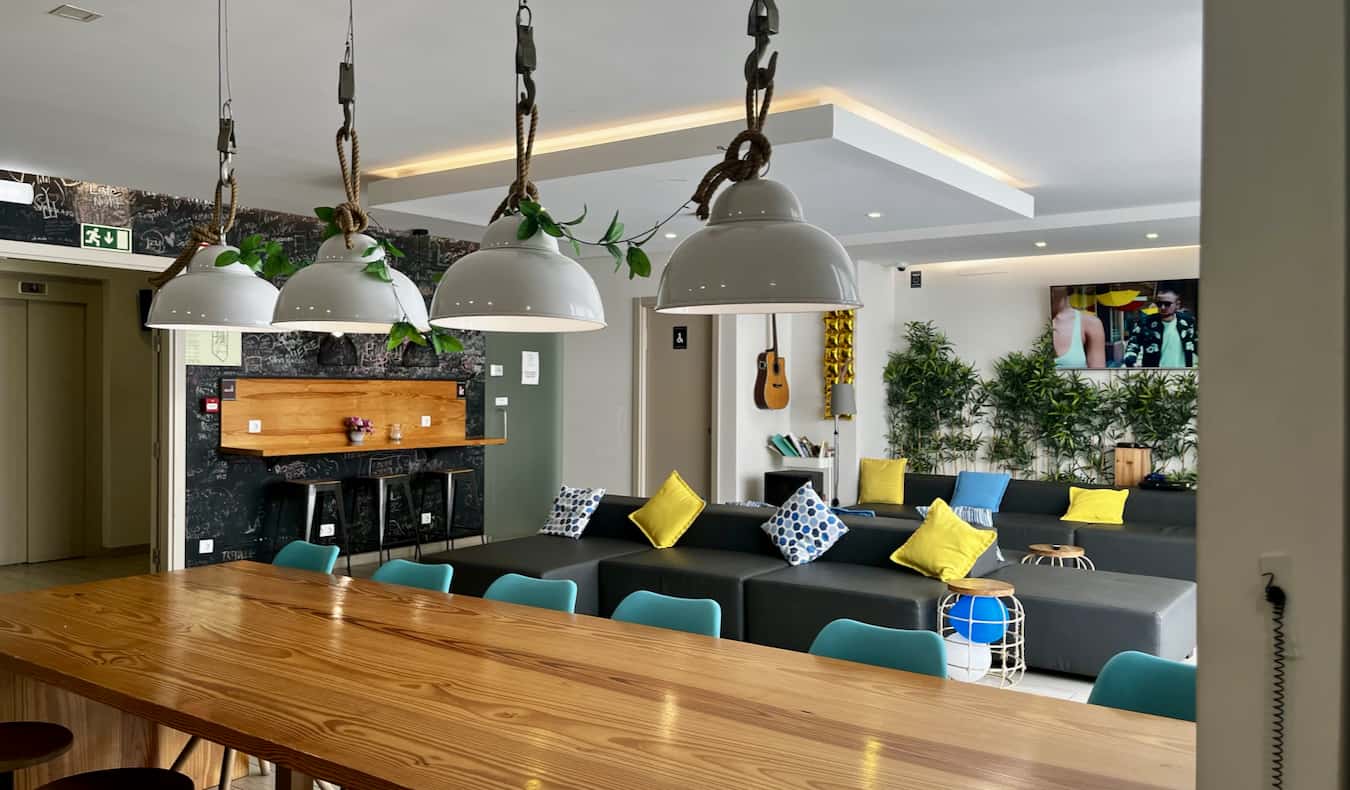 A large spacious common room in the Top City hostel in Lagos, Portugal