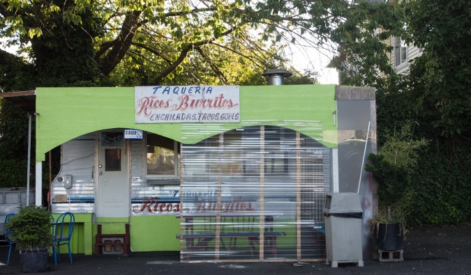 A taqueria food cart in Portland, Oregon