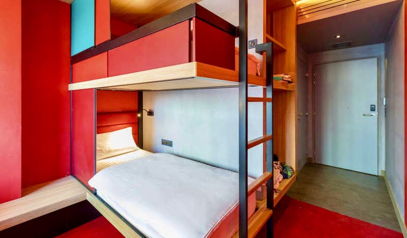 A small private room with a bunk bed at Yooma Urban Lodge in Paris, France