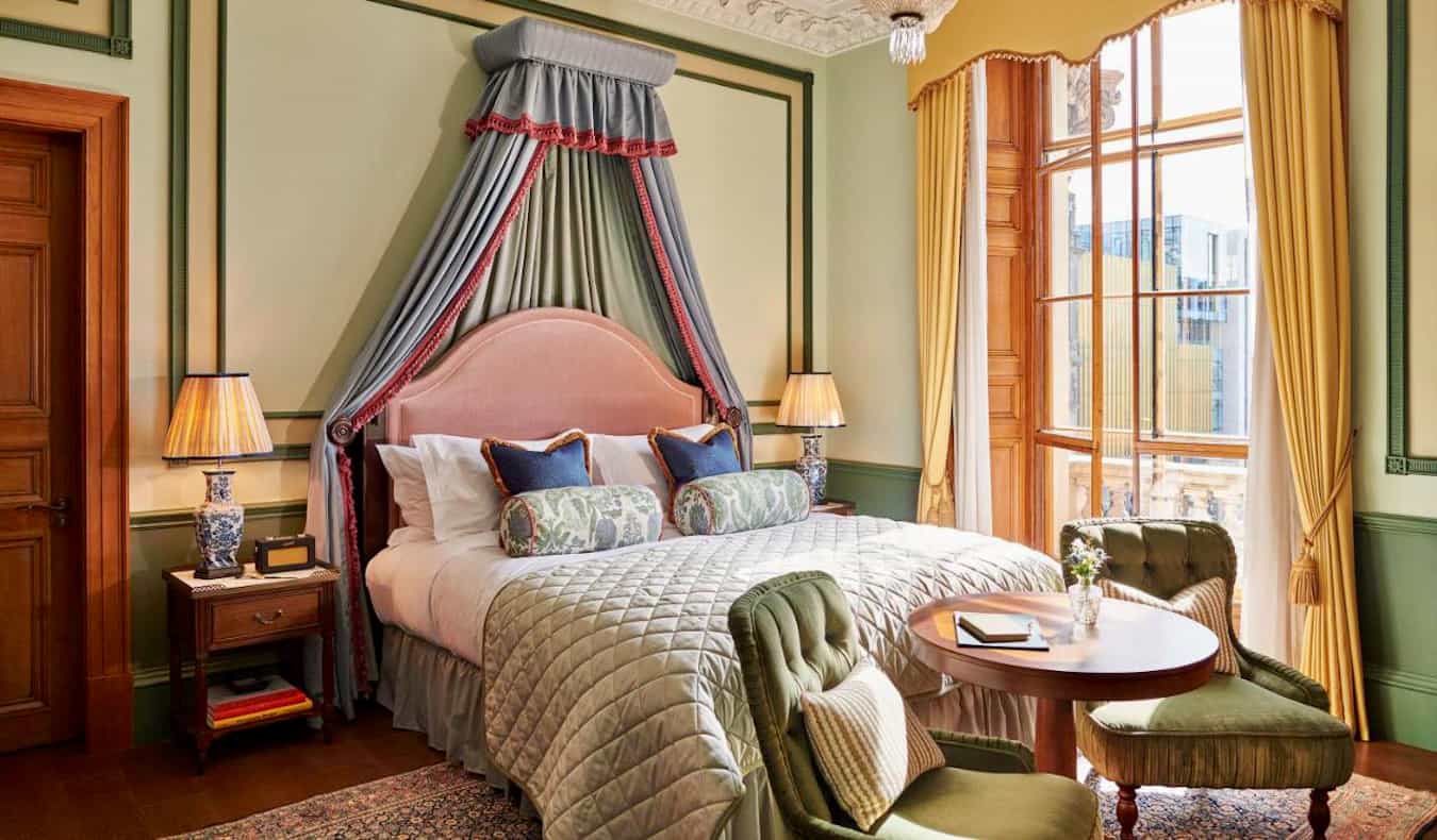 A beautiful five-star hotel room in a mansion in Edinburgh, Scotland