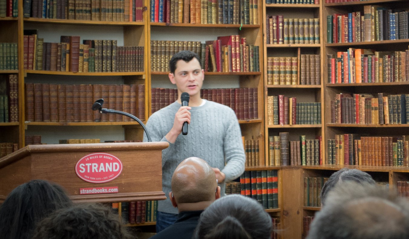 Nomadic Matt giving a talk at Strand Bookstore in NYC