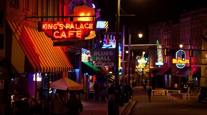 the restaurants of memphis at night