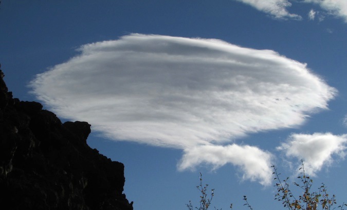 Stunning UFO cloud in Iceland