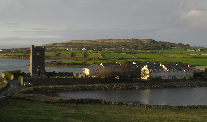 a castle in ireland near galway