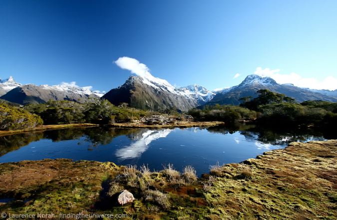 Stunning travel photo of a mountain range in New Zealand
