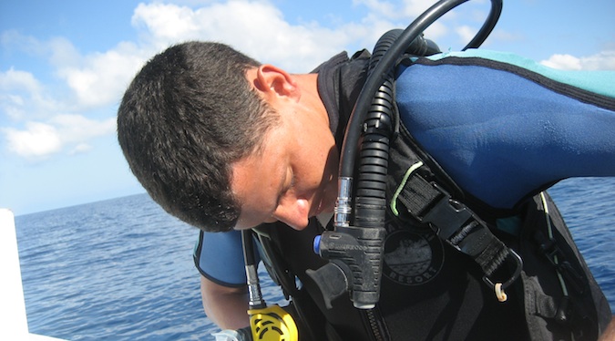 Nomadic Matt scuba diving
