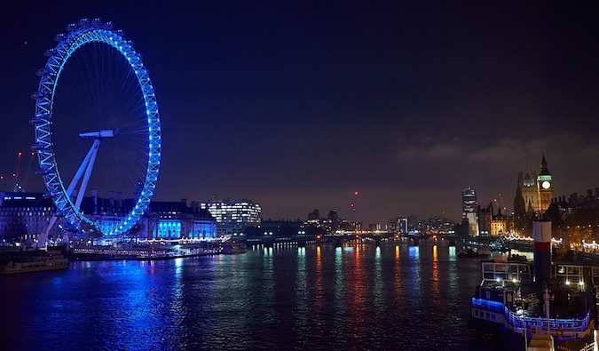 Лондонский глаз в ночном Лондоне