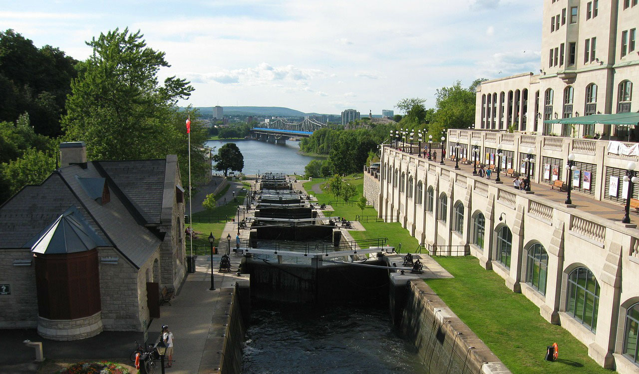 The narrow canals in downtown Ottawa near Parliament Hill