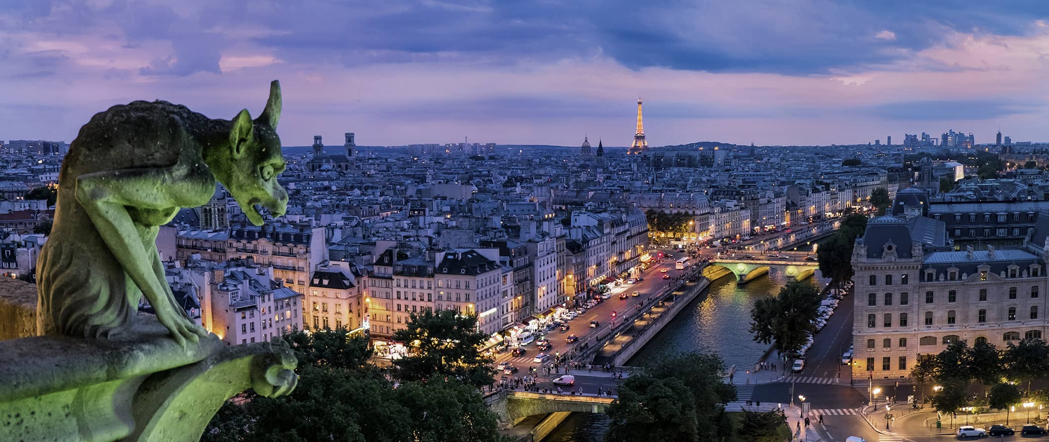 Not sure what the big tower is. - Foto de Paris, Ile-de-France