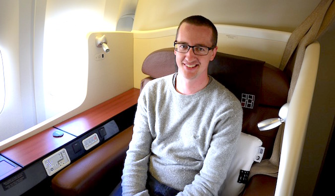 Keith from Point Hacks enjoying Japan Airlines First Class between Sydney and Tokyo
