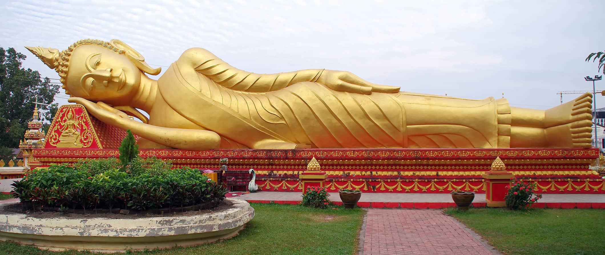 sleeping buddha in Vientiane